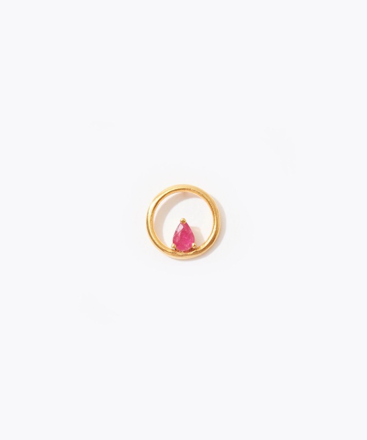 [eden] K10 pear shape ruby circle stud pierced earring