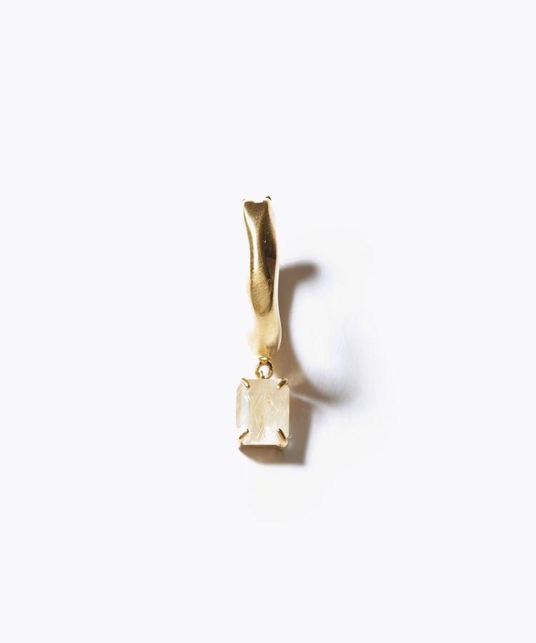[ancient] gold rutilated quartz textured hoop single pierced earring