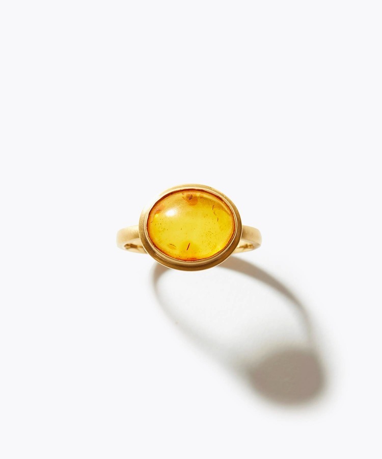 [ancient] cabochon amber step bezel ring