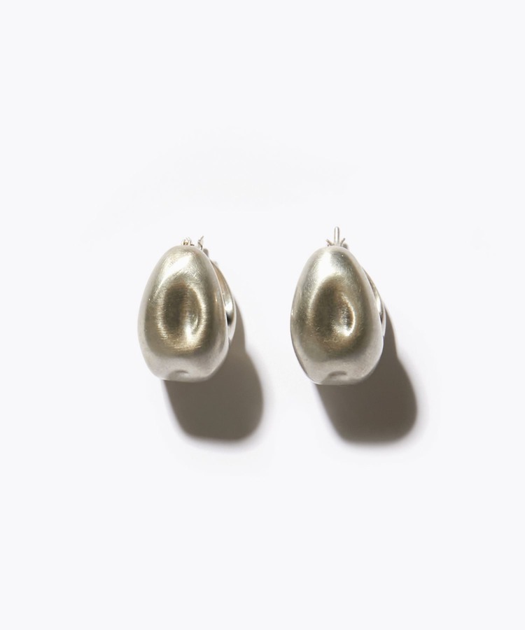 [ancient] pebble silver pierced earring