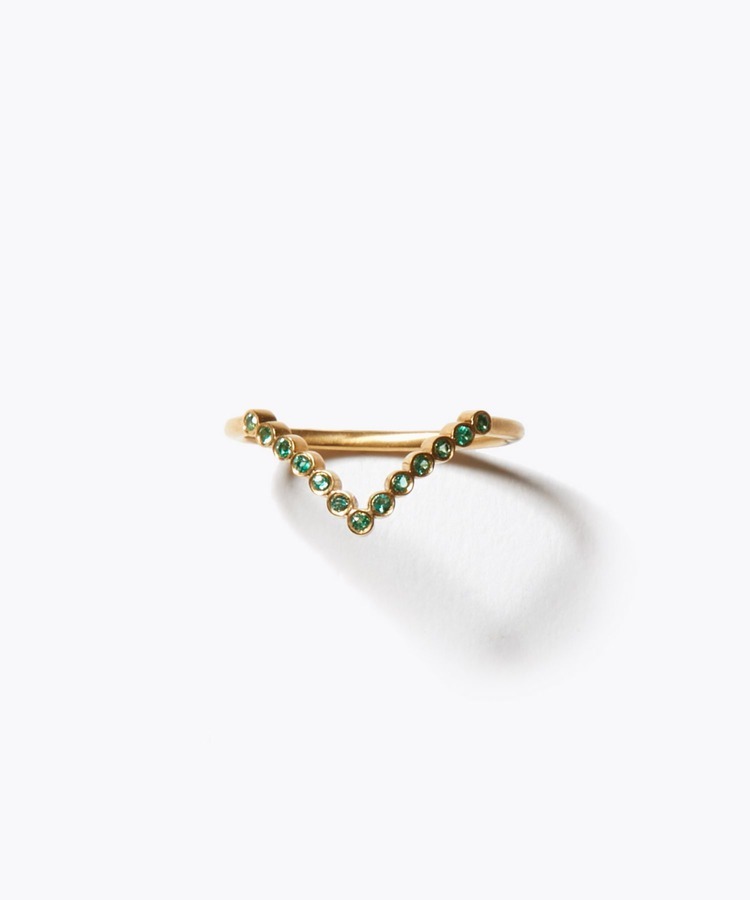 [eden] K10 emerald curved bezel half eternity ring