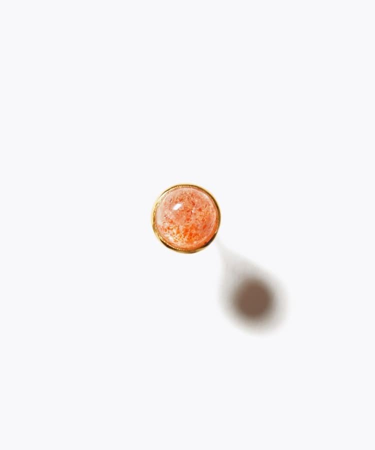 [eden] K10 round sunstone bezel stud single pierced earring