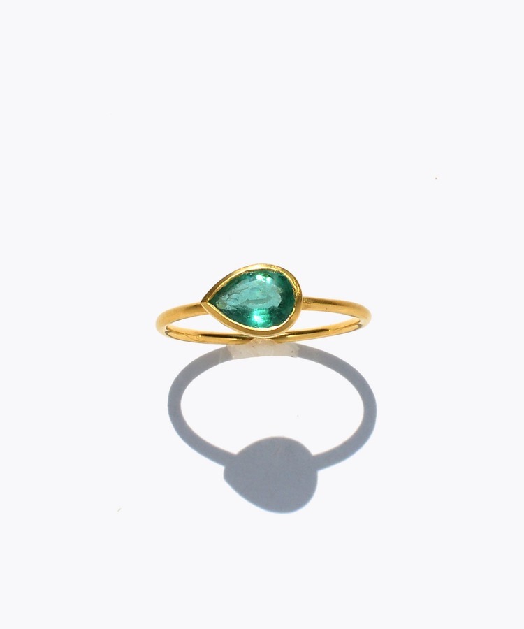 [eden] One of a kind emerald bezel ring