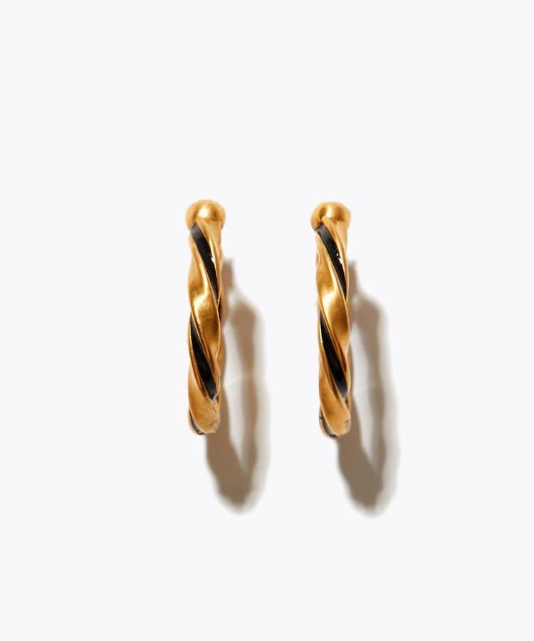 [ancient] twisted black enamel hoop pierced earring