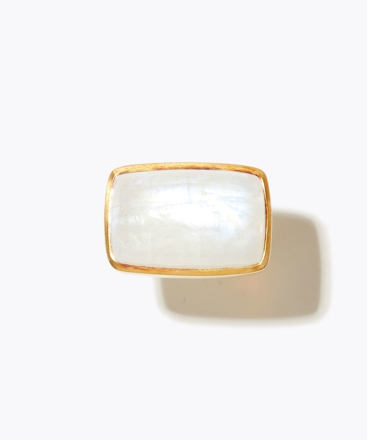 [eden] One of a kind rainbow moonstone bezel ring