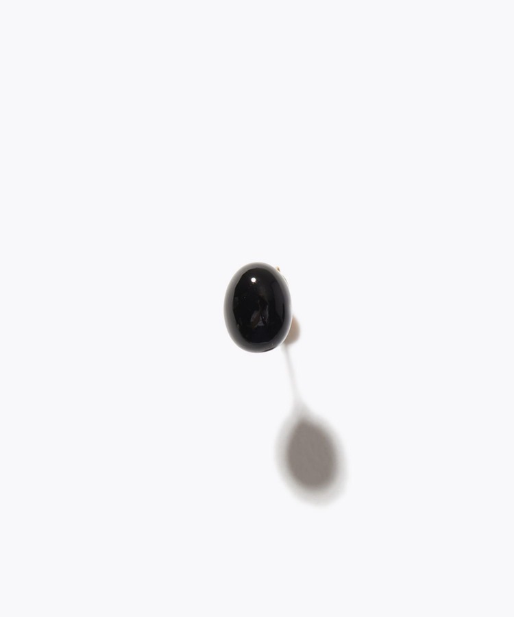 [bone] bean onyx petit stud single pierced earring