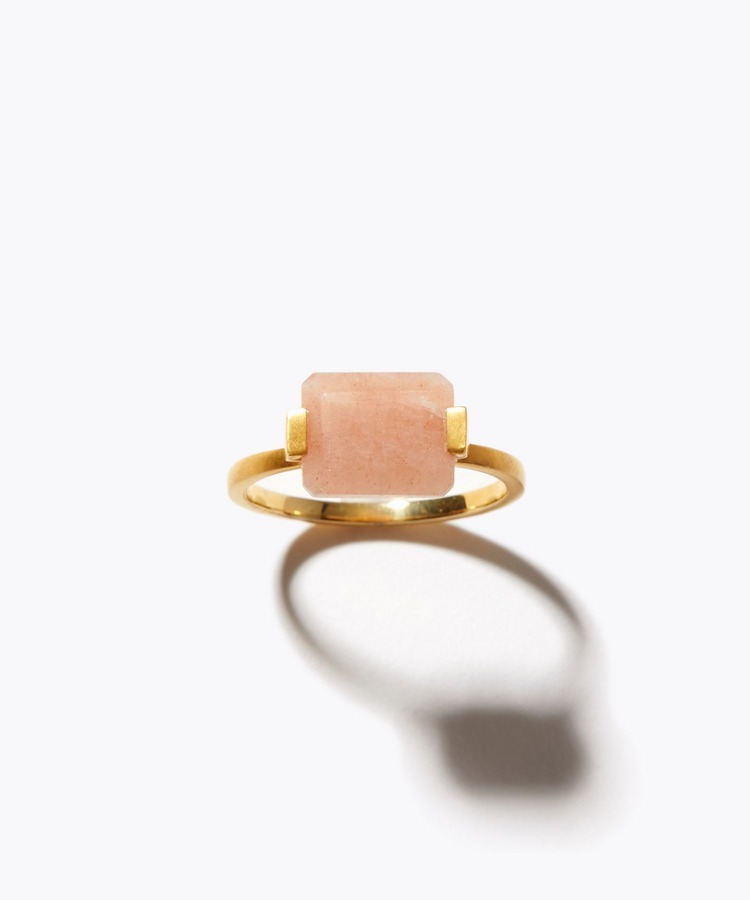 [ancient] girl's day rectangle peach moonstone ring