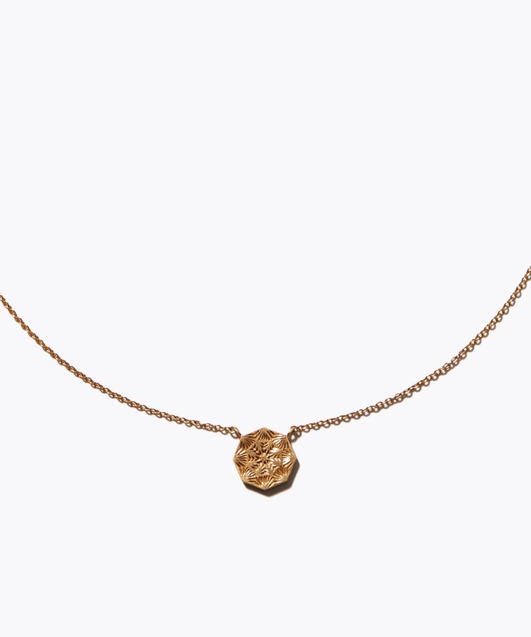 [ancient] carving flower necklace