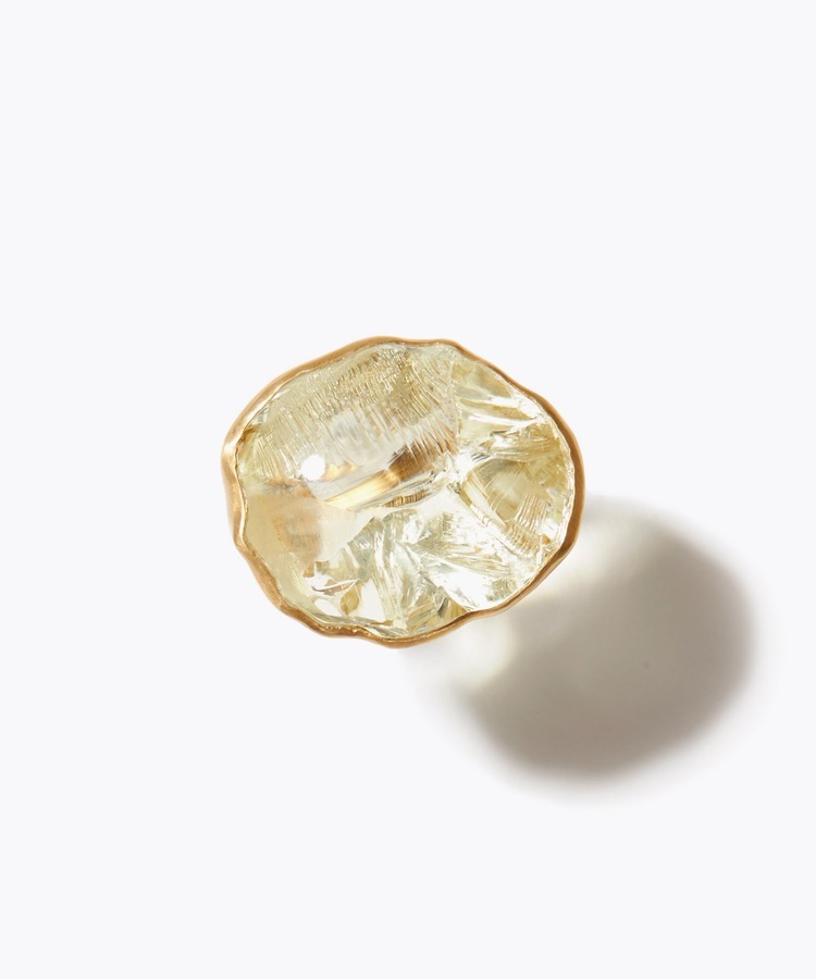 [eden] One of a kind splitted quartz ring
