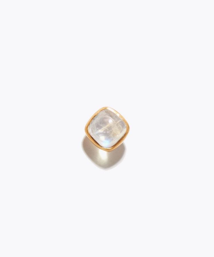 [eden] cabochon rainbow moonstone single pierced earring