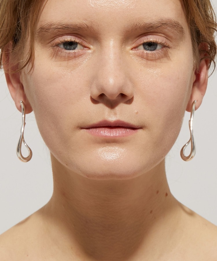 [bone] drip hoop silver pierced earring