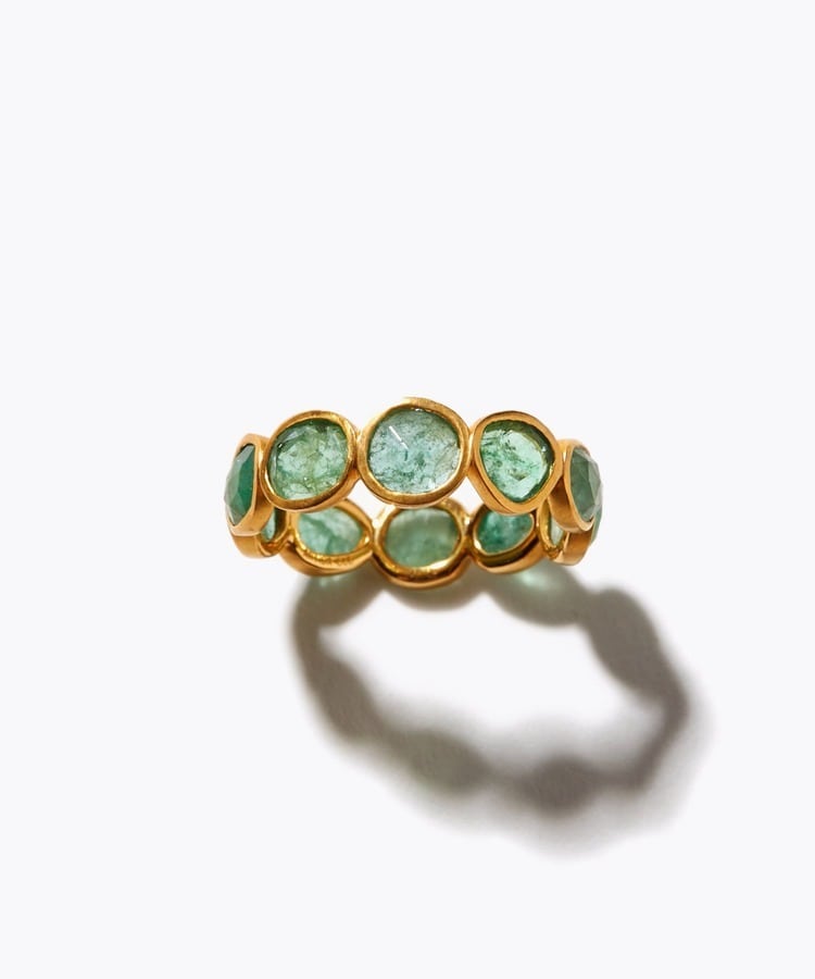 [eden] one of a kind emerald pebble eternity ring