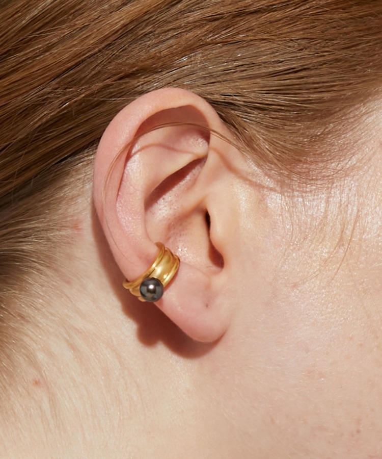 [ancient] gray pearl ear cuff