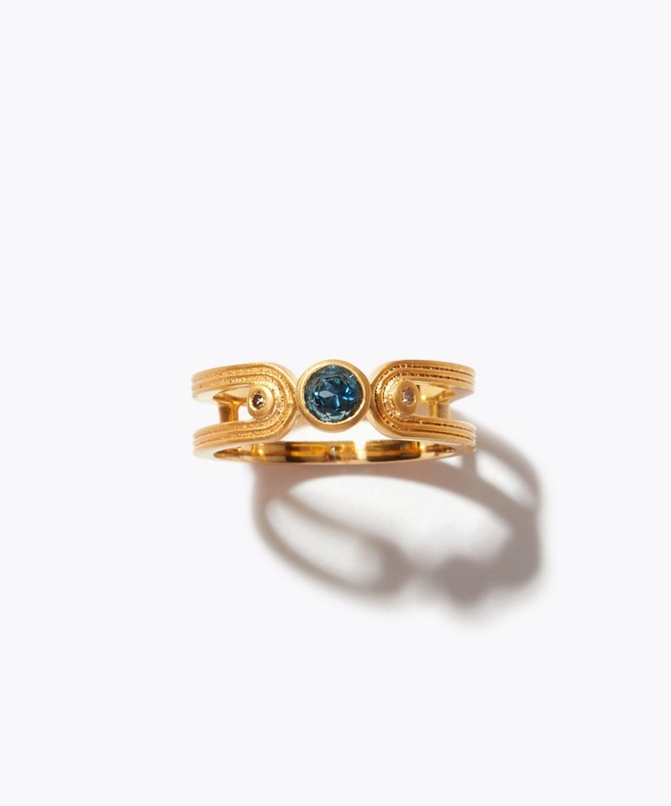 [ancient] london blue topaz steam line ring