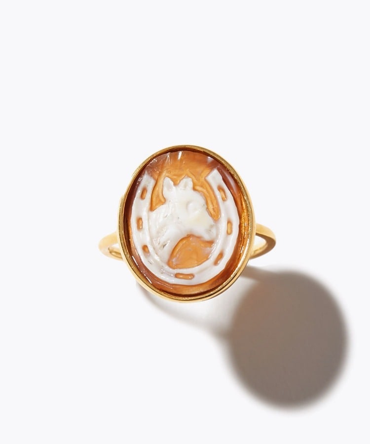 [ancient] cameo carving horse & horseshoe ring