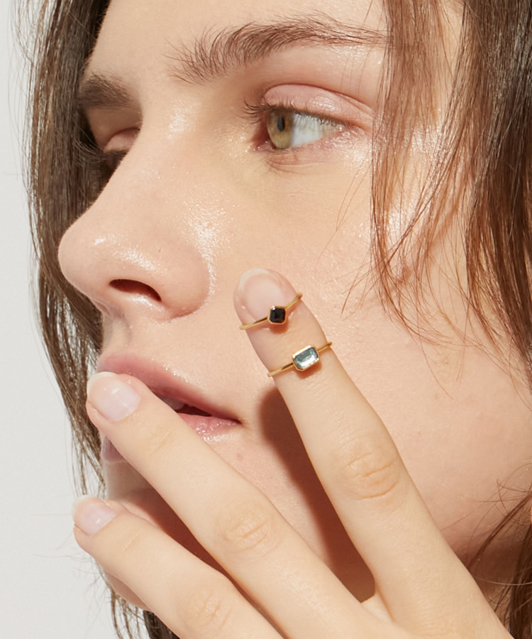 [ancient] onyx london blue topaz nail ring