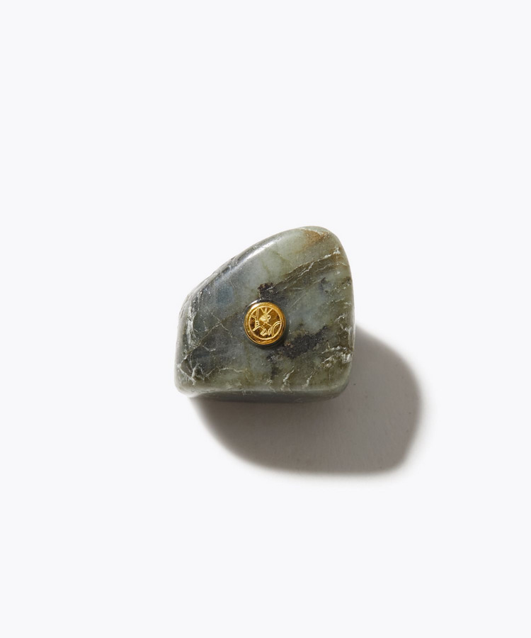 [amulette] 「The Power of the Moon and the Sun to Keep the Faith」 labradorite