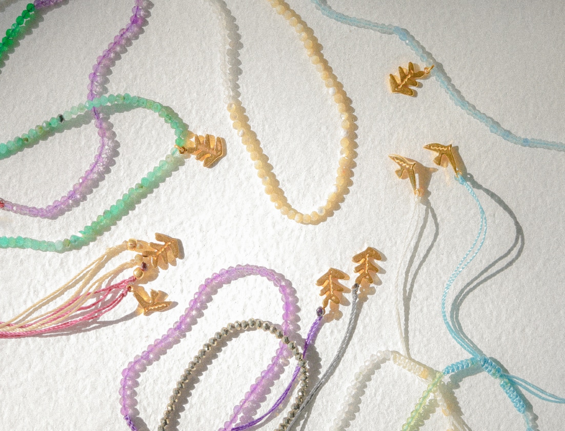 この夏の「I am」Donation新アイテムは、チョーカーとアンクレットにゴールドのタトゥーシール。