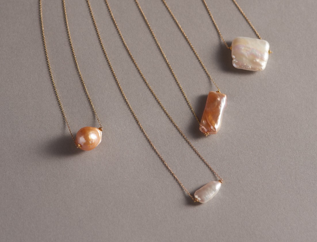 唯一無二の個性を放つ、豊潤な果実のようなバロックパール‟pear&rdquo;の新作。