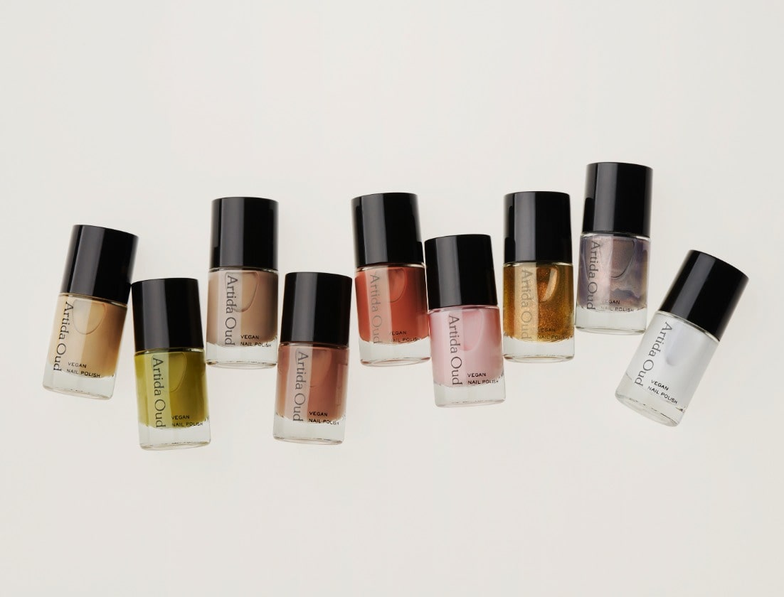 ヴィーガンネイルポリッシュとジュエリーの織り成す、悠久の旅