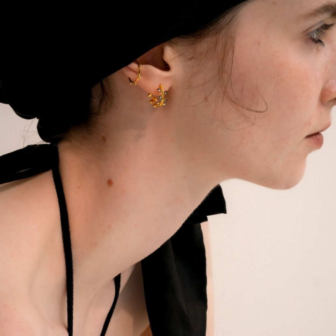 artida oud K10 ラウンドルビー チェーン ドロップス ピアス