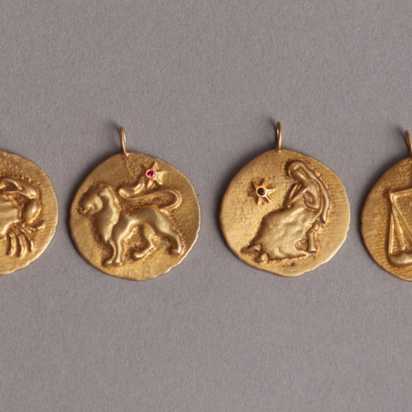 蠍座ラッキーアイテム